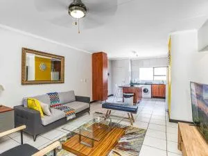 Sunninghill Spacious Executive Condo - Northdene