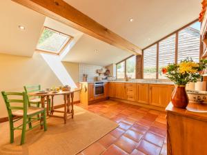 Hidden Gem in Stunning Location - Pass the Keys