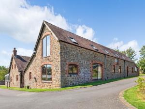 Hidden Gem in Stunning Location - Pass the Keys