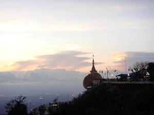 Kyaik Hto Hotel - The Golden Rock Pagoda