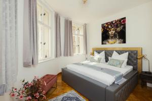 Exklusive Ferienwohnung Arthur in zentraler Bestlage von Zeitz! Vollausgestattet, Fahrstuhl, Magenta-TV, Highspeed WLAN