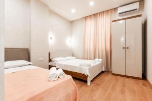 Luxury Sweet Home 4 at Freedom Square