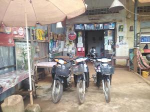 Reggae bar Homestay& SonaTrekking Tours