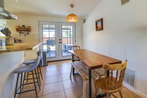 Joshua Tree Home with Patio - 5 Mi to National Park!