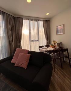1 Bedroom Sky Park corner