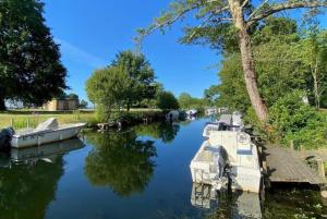 Appartements Studio au bord du Canal + ponton pour bateau : photos des chambres