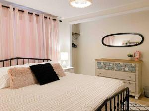 Simply Salem Cottage