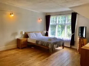 Spacious 3 Bed Room Flat in South West London - Streatham Vale