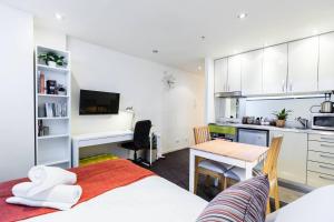 Simple on Swanston - A Central Student Accom Studio