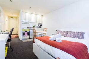 Simple on Swanston - A Central Student Accom Studio