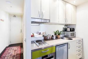 Simple on Swanston - A Central Student Accom Studio