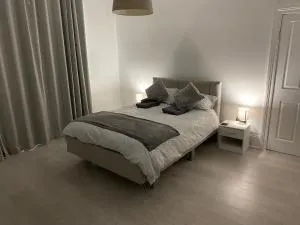 5 Bedroom-Great House & Location-NEW DAY PROPERTIES - Westoe