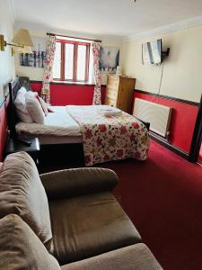 Family Room (2 Adults + 2 Children) room in Crown & Cushion Hotel