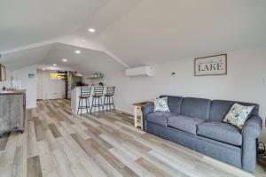 Cozy Irondequoit Home on Lake Ontario!