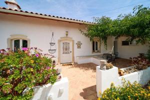 Casa Palmeira - magically beautiful villa with private pool, great beaches nearby