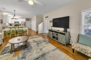 Sunny Delight has recent updates including fresh flooring and paint