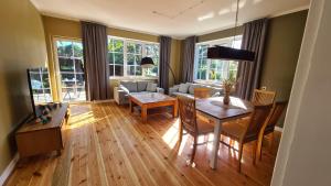 Jūrmalas māja - 4hvězdičkové hotely ve městě Salacgrīva