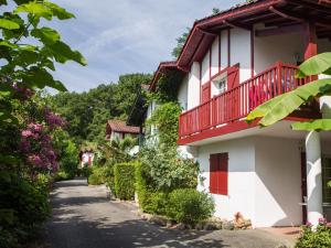 Appartements Colorful apartment in Basque style in a green environment : photos des chambres