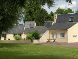 Maisons de vacances Carefully furnished cottage 5 km from Mont Saint Michel : photos des chambres