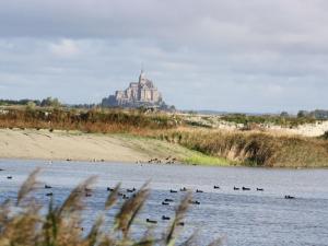 Maisons de vacances Carefully furnished cottage 5 km from Mont Saint Michel : photos des chambres