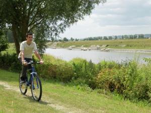 Maisons de vacances Carefully furnished cottage 5 km from Mont Saint Michel : Maison de Vacances 1 Chambre