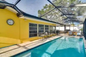 4 Mi to Dog Beach Largo Home with Pool and Hot Tub! - Largo