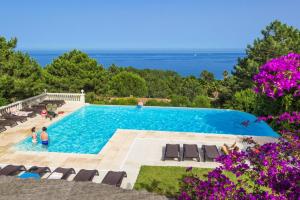 Maisons de vacances Res Mare e Monte Solenzara Bungalow with terrace : photos des chambres