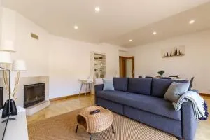 Flor do Mar - Spacious Apartment with Balcony - Âncora