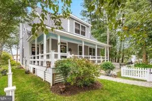 Waterfront Home & Golf Getaway - 柏林