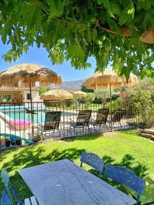 Le Faré Tchanqué Alpilles Luberon parking gratuit sur place - Cavaillon