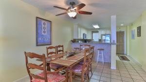 Destin on the Gulf 302 - Perfect location for a nice family getaway