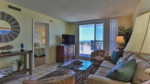 Destin on the Gulf 302 - Perfect location for a nice family getaway