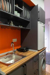 Cosy flat with a garden in central Kadikoy