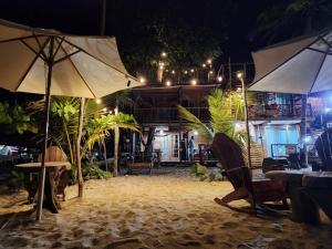 El Almendrón Beach Hostel