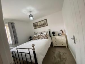 The Belfry 3 Bedrooms 2 Bathrooms Contractors & Family