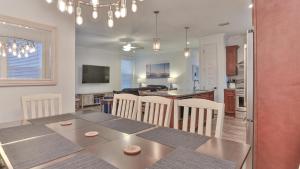 Hook, Wine, and Sinker - 3 plus Bedrooms Gulf views on 30A sleeps 12 with a hot tub