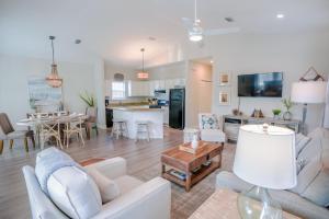 Ocean Antics - Close to the Beach and minutes to Seaside along 30A