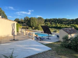 Maisons de vacances Charmante maison avec piscine : photos des chambres