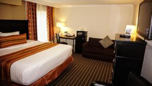 Superior King Room - Disability Access room in The Wilshire Grand Hotel
