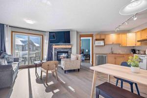 Lux 2BR 5BD Suite Mountain view!