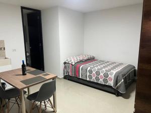 Apartaestudio entero cerca estacion metro Itagui