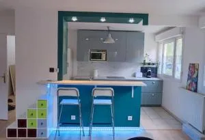 Grand appartement en face du RER A, Parking, Paris 20 mn, Disneyland 40 mn - 讷伊-普莱桑斯