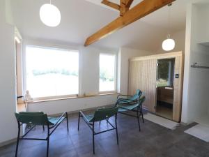 Maisons de vacances Gite Riom-es-Montagnes, 4 pieces, 6 personnes - FR-1-742-361 : photos des chambres