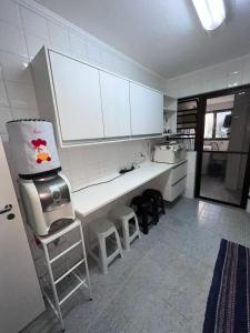 Guarujá enseada, apto a 150m da praia.