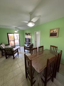 Guarujá enseada, apto a 150m da praia.