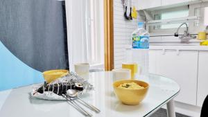 Hongdae&Sinchon 10min cozy house with 2 bedrooms