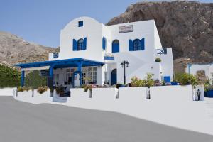 Ancient Thera Studios hotel, 
Santorini, Greece.
The photo picture quality can be
variable. We apologize if the
quality is of an unacceptable
level.