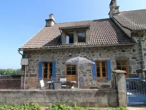 Maison de caractère rénovée avec jardin, proche Puy Mary et activités nature, Auvergne - FR-1-742-523 - 萨莱