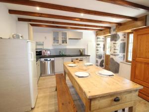 Maisons de vacances Gite Moussages, 3 pieces, 4 personnes - FR-1-742-523 : photos des chambres