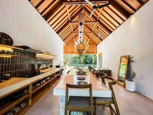 Villa Mariposa: Holiday Dream. New Listing offers